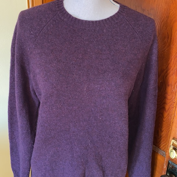 🌸Jcrew purple crewneck sweater 100% lambswool size medium🌸 - Picture 3 of 8